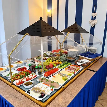 Hotel Dom Pracy Tworczej W Juracie *